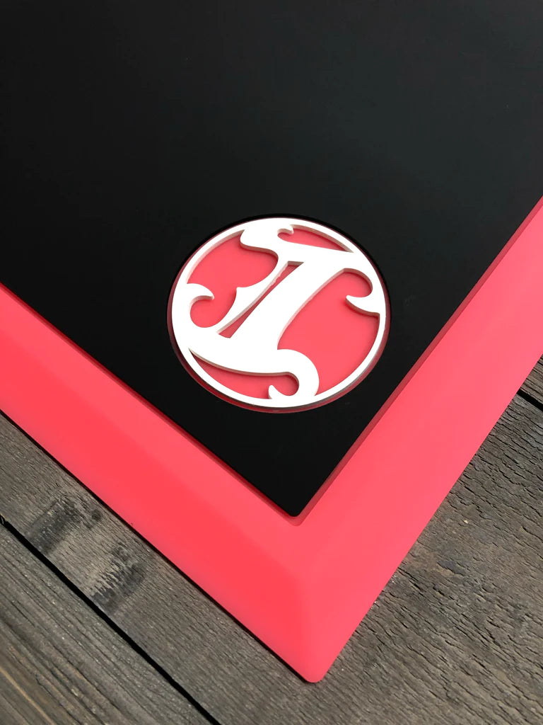 Black & Hot Pink Station Mat