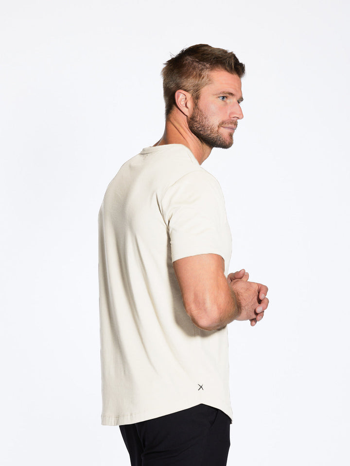Universal Crew Curve-Hem - Ivory
