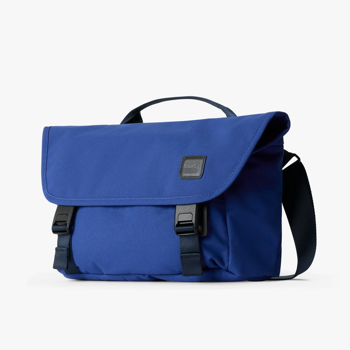 Bellroy Classic Messenger – Gaming Edition – Indigo – front view