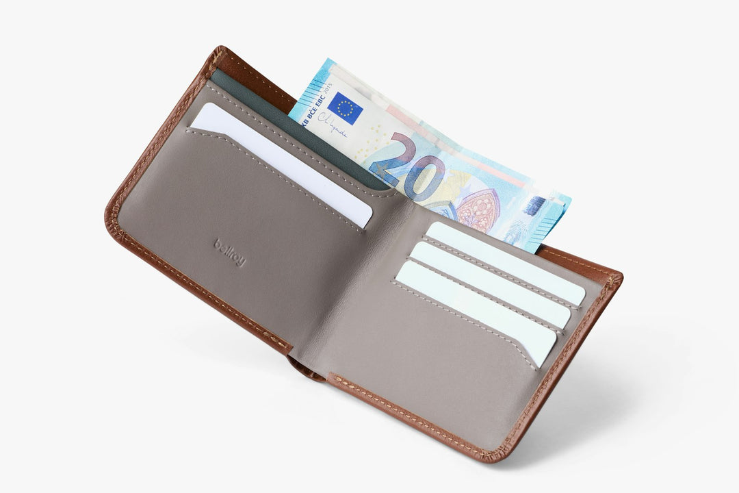 Bellroy Hide &amp; Seek HI Wallet – Sienna – storage detail