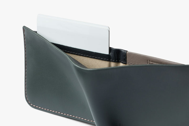 Bellroy Hide &amp; Seek HI Wallet – Everglade – feature detail