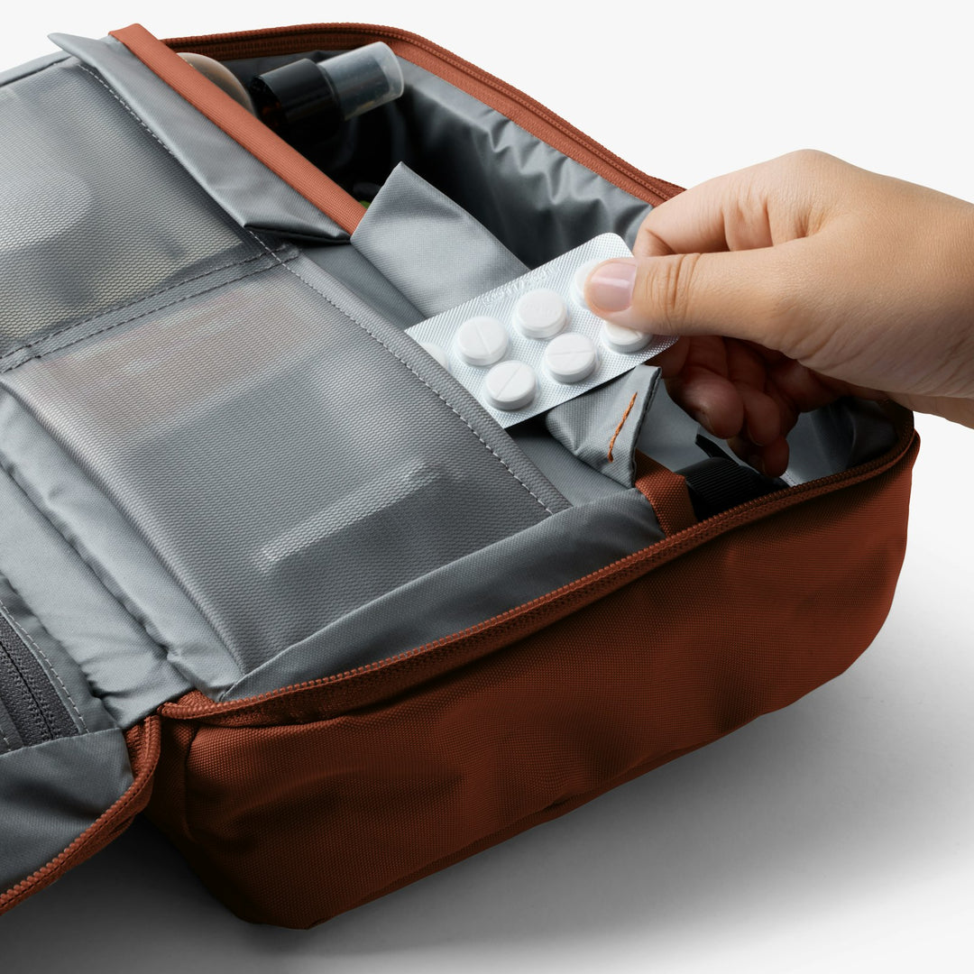 Bellroy Hanging Toiletry Kit Plus – Clay – feature detail